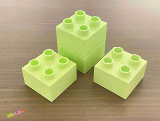 Lego Duplo - Kostka / kostky 2x2 světle limetková